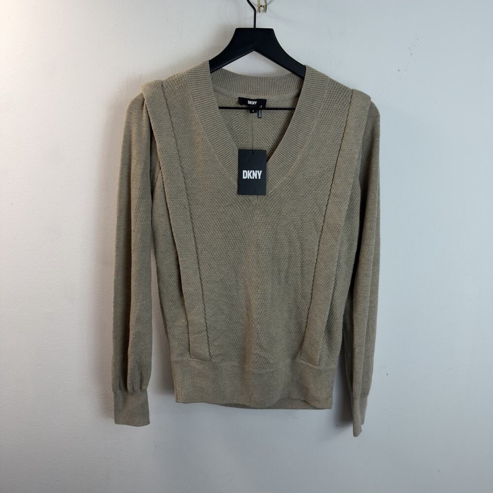 DKNY Woman's Textured Knitted V-neck Tan Sweater Size Medium SEE PHOTOS